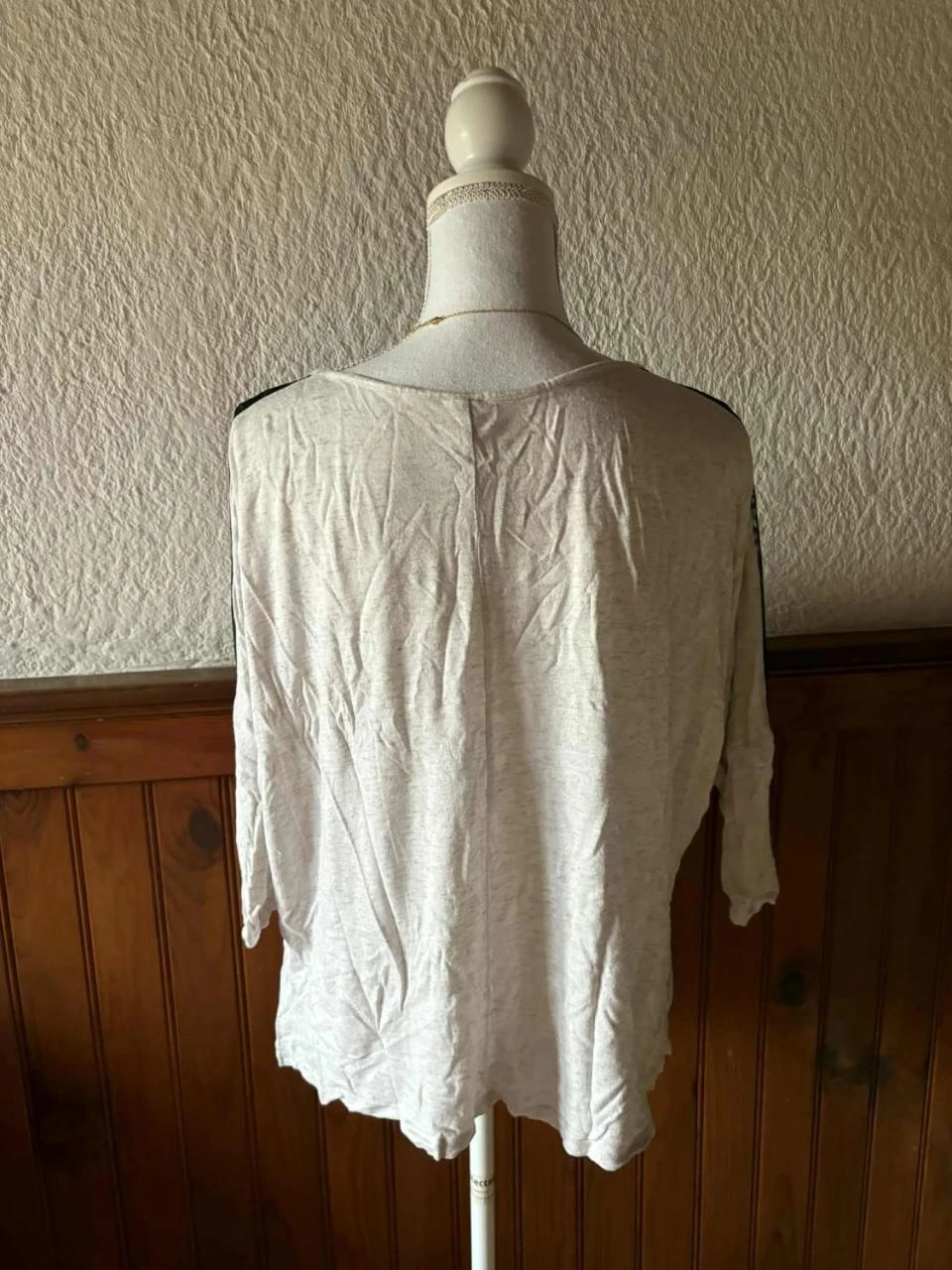 Top branco e preto com estampa de tigre em relevo e paetês Kiabi Tamanho XL / 42 – photo 3